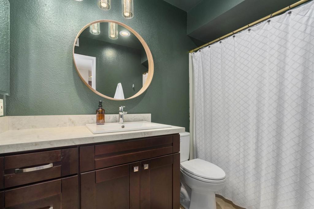 10007 Helix Mont Circle Circle