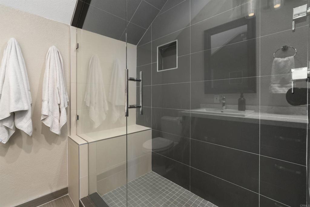 10007 Helix Mont Circle Circle