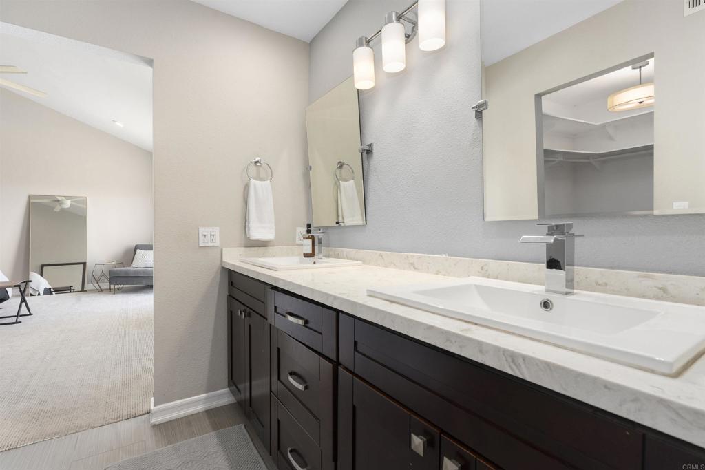 10007 Helix Mont Circle Circle