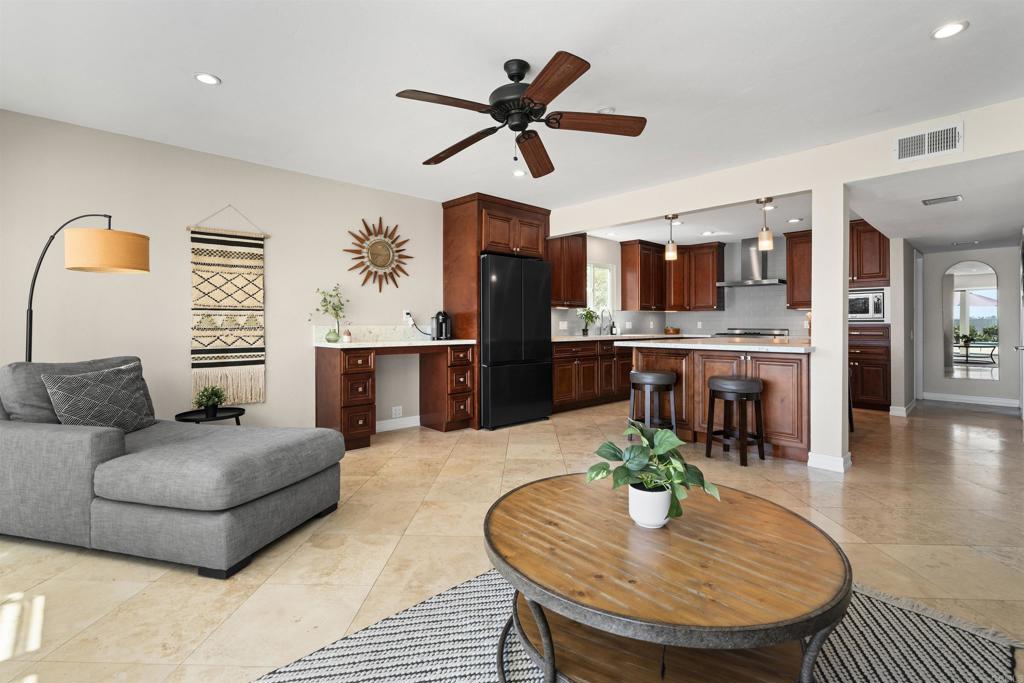 10007 Helix Mont Circle Circle