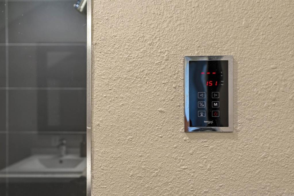 10007 Helix Mont Circle Circle