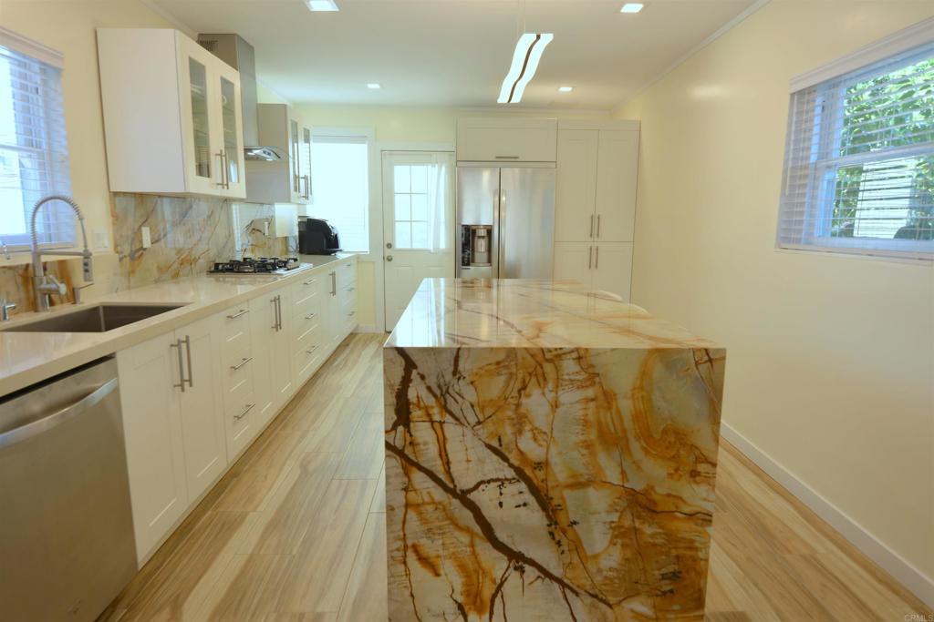 3675 79 Mississippi Street