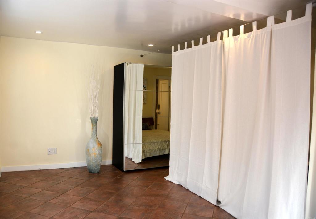 3675 79 Mississippi Street