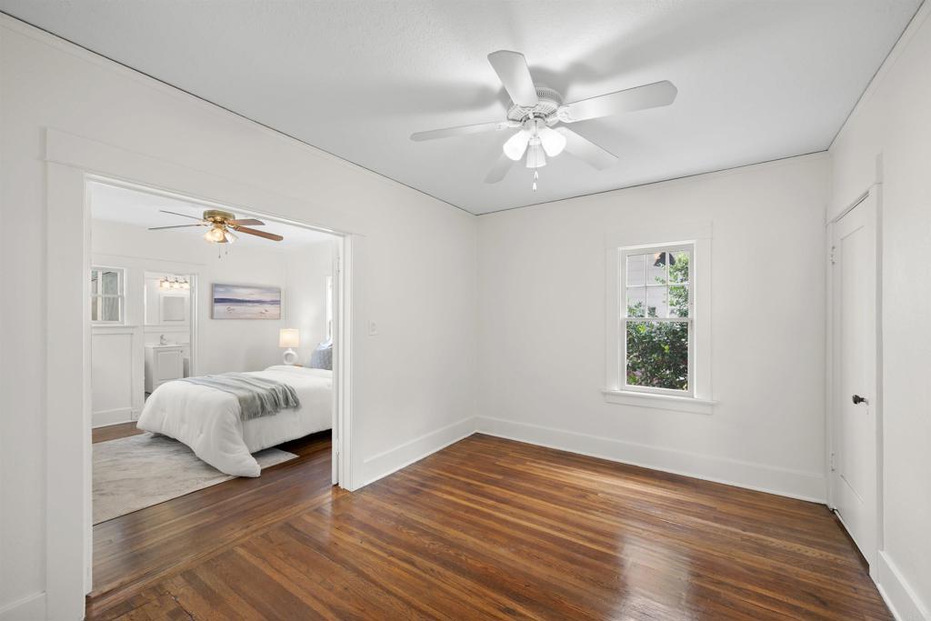 1011 Flora Avenue