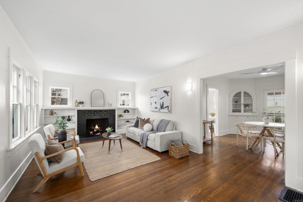 1011 Flora Avenue