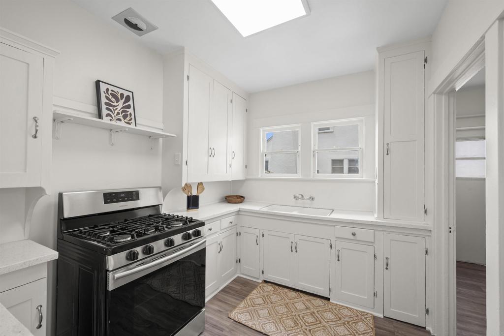 1011 Flora Avenue