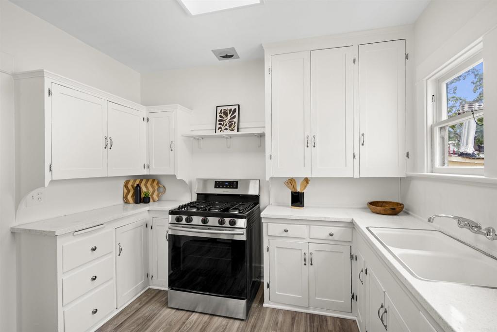 1011 Flora Avenue