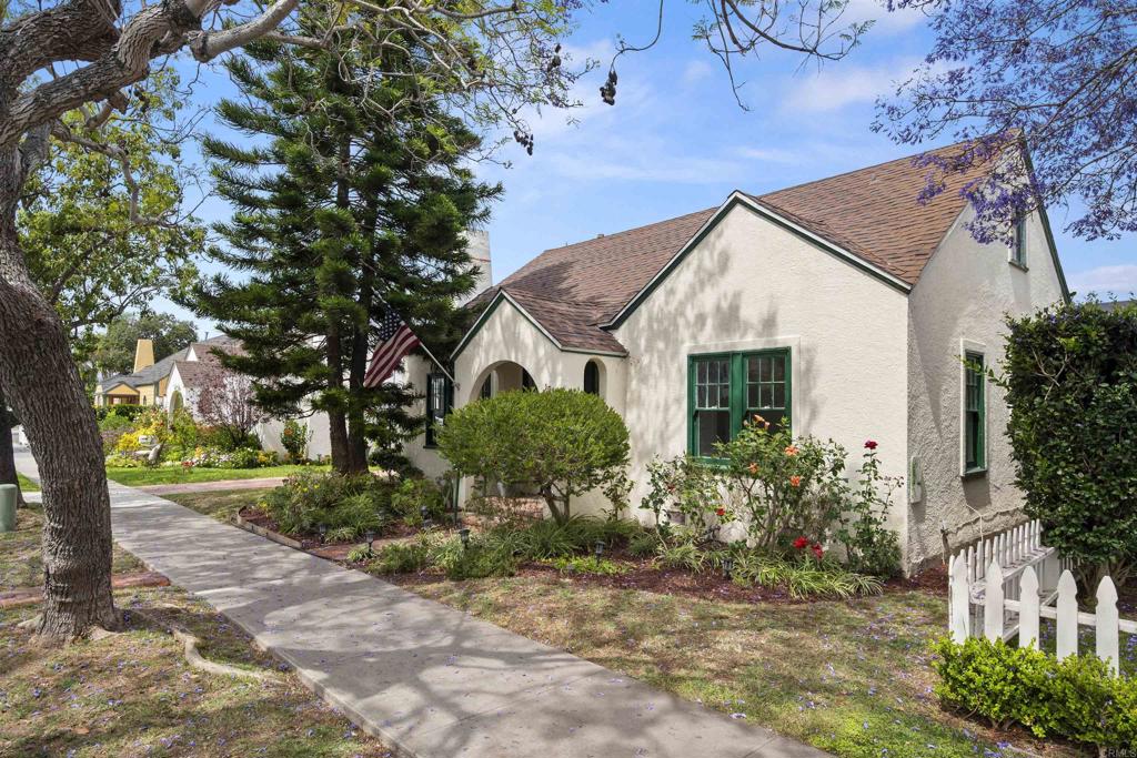 1011 Flora Avenue