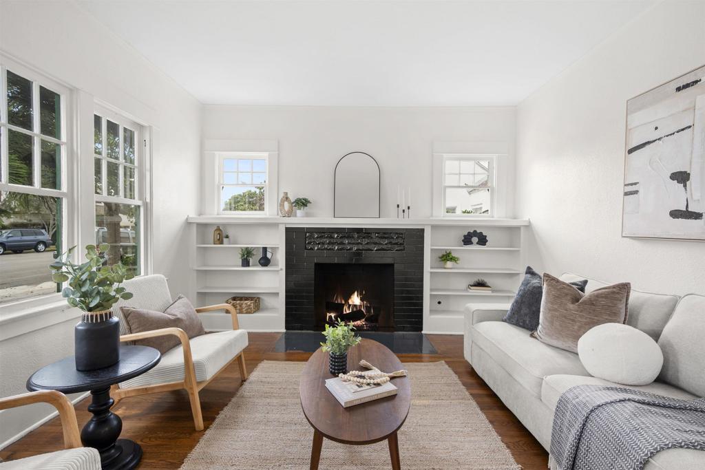 1011 Flora Avenue