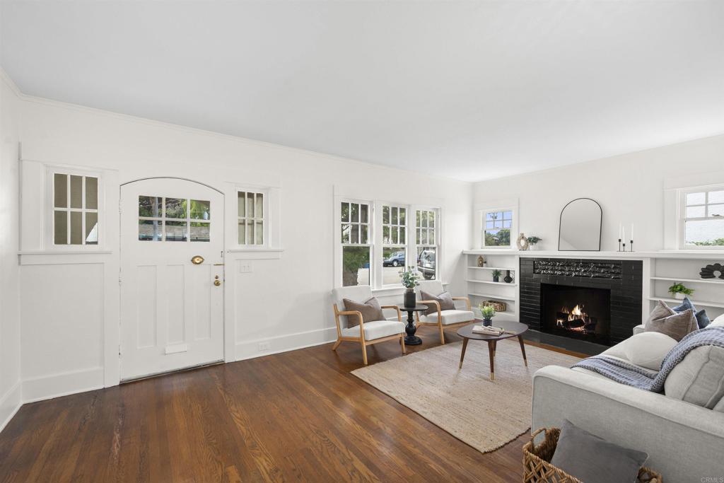 1011 Flora Avenue