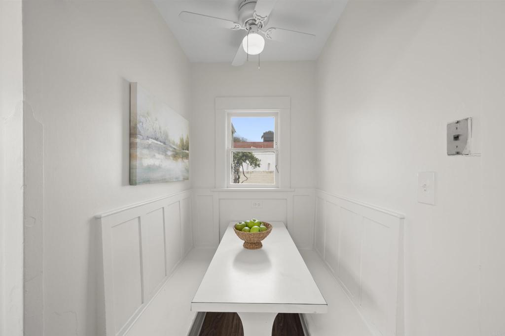 1011 Flora Avenue