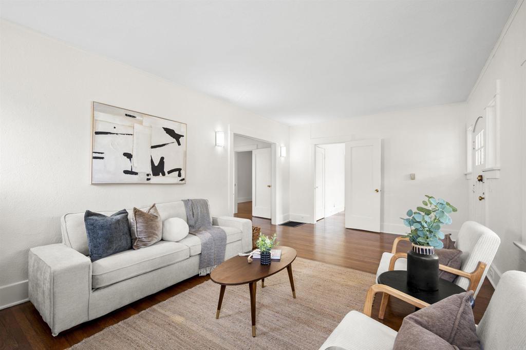1011 Flora Avenue