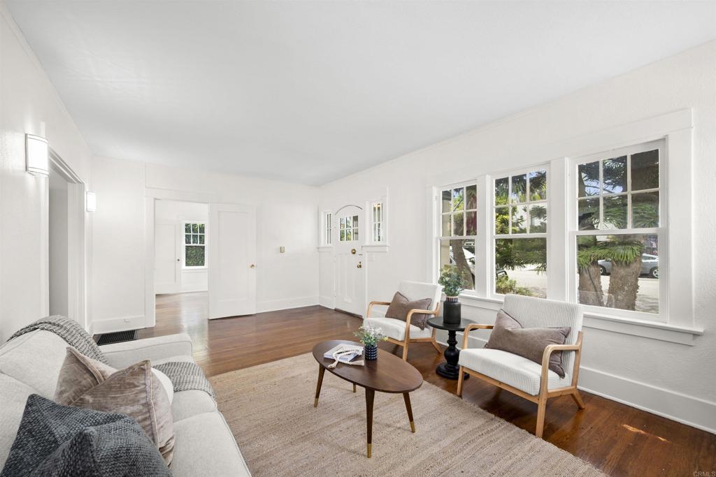 1011 Flora Avenue