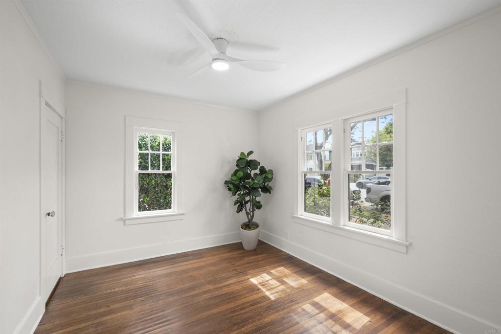 1011 Flora Avenue