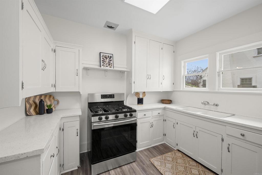 1011 Flora Avenue