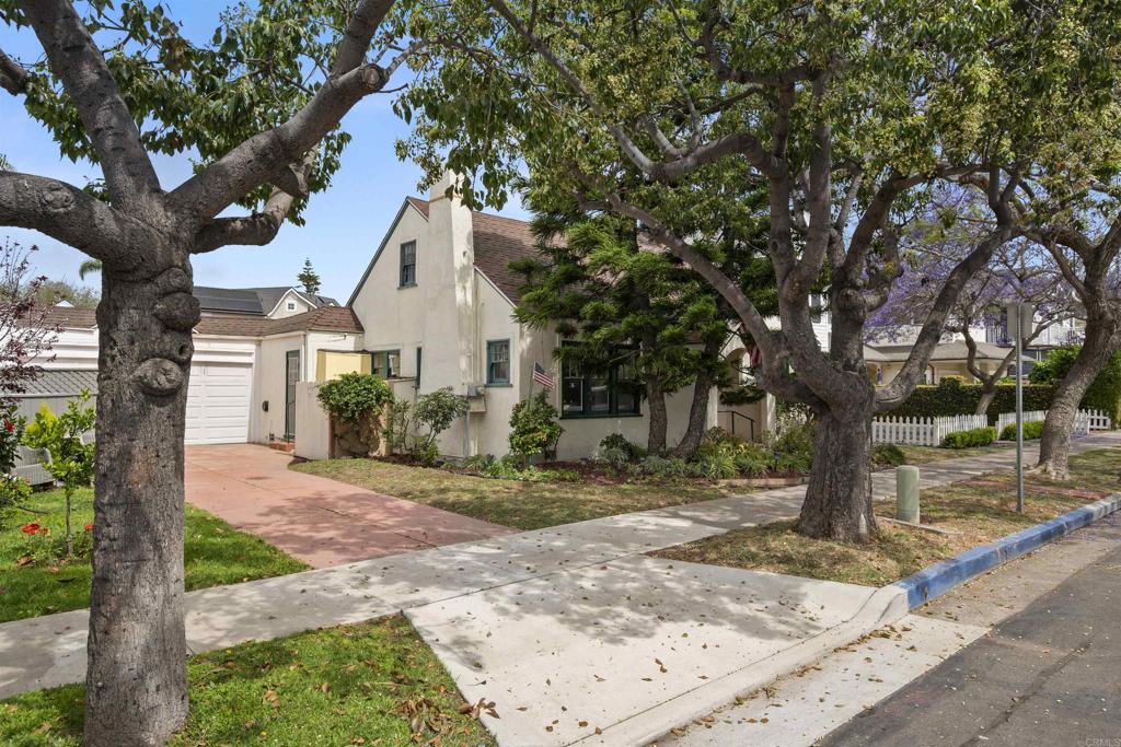 1011 Flora Avenue