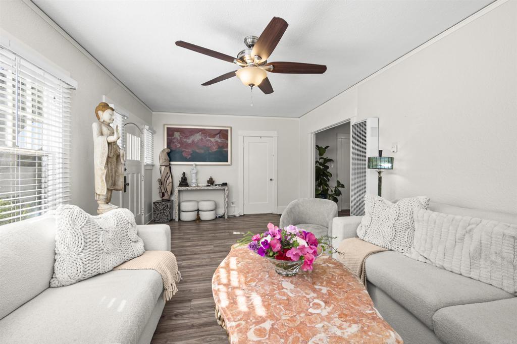 1007 flora Avenue