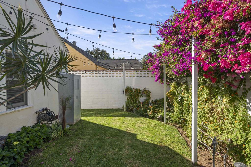 1007 flora Avenue