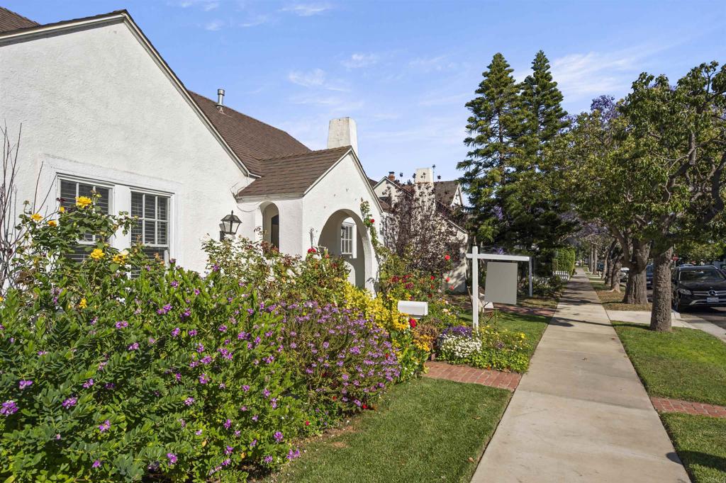 1007 flora Avenue