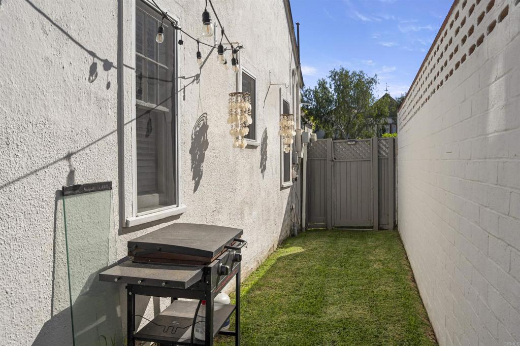 1007 flora Avenue