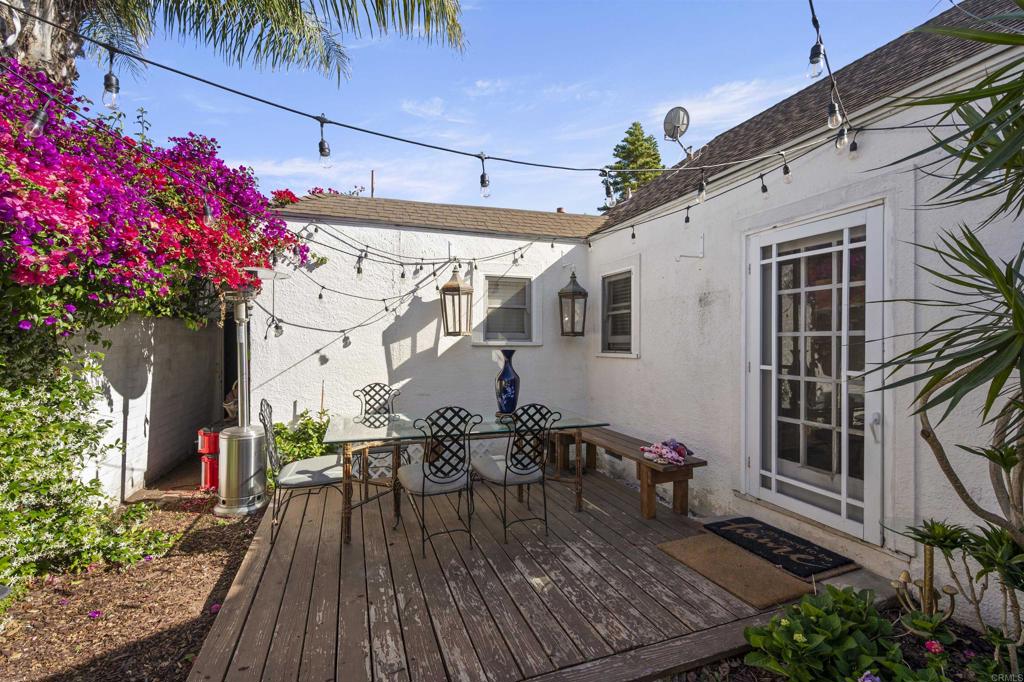 1007 flora Avenue