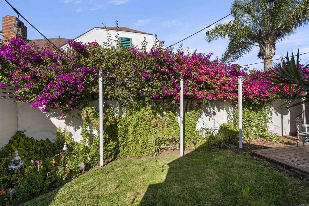 1007 flora Avenue