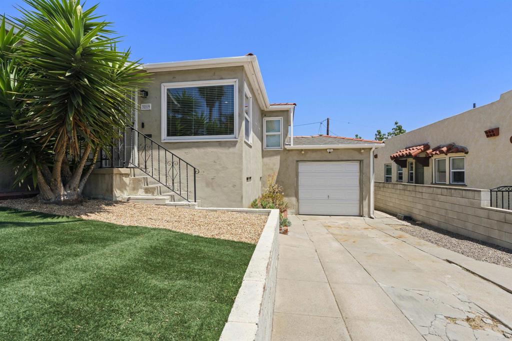 3219 Goldfinch Street