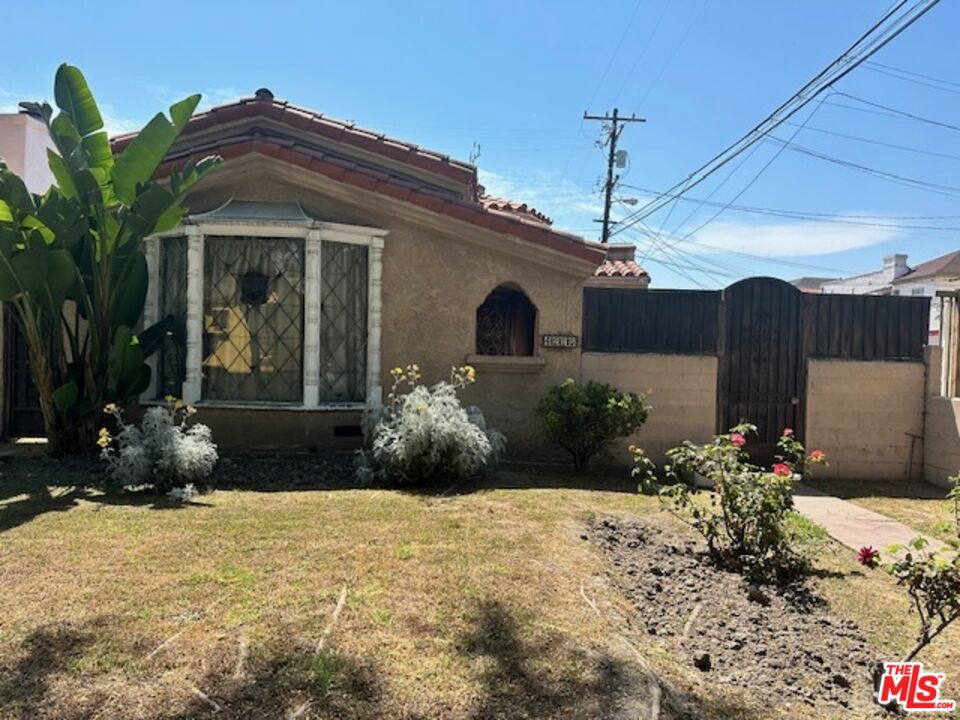 4215 S Norton Avenue