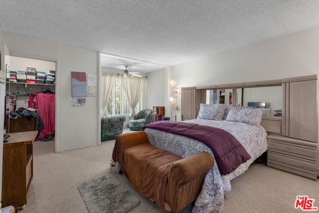 5215 Sepulveda Boulevard 24C