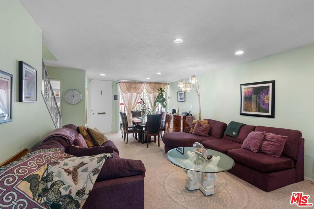 5215 Sepulveda Boulevard 24C