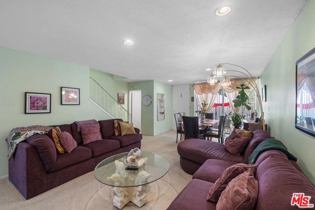 5215 Sepulveda Boulevard 24C