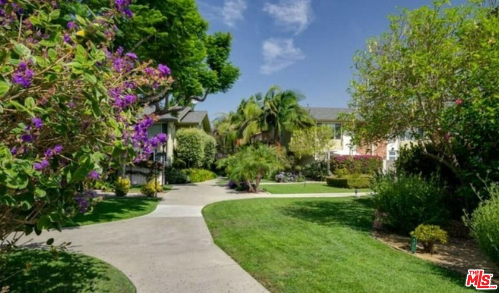 5215 Sepulveda Boulevard 24C