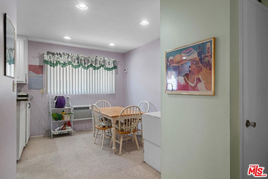 5215 Sepulveda Boulevard 24C