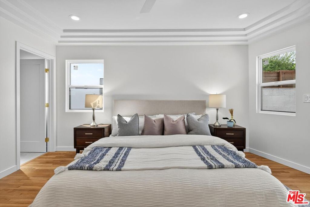 4215 S Norton Avenue