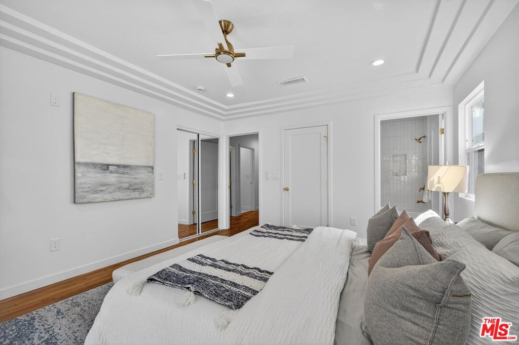 4215 S Norton Avenue