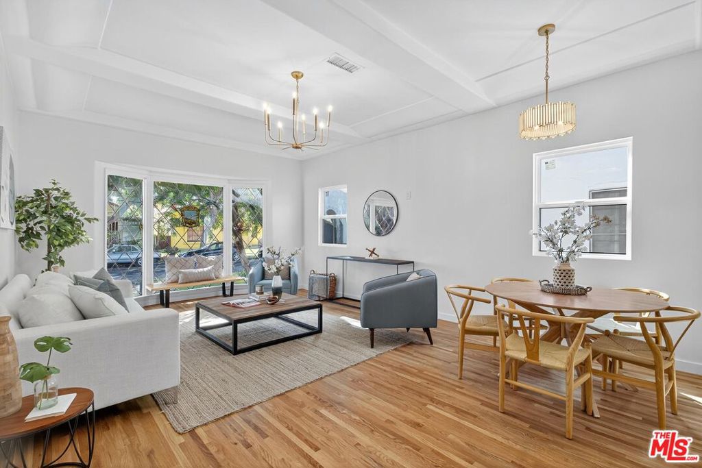 4215 S Norton Avenue