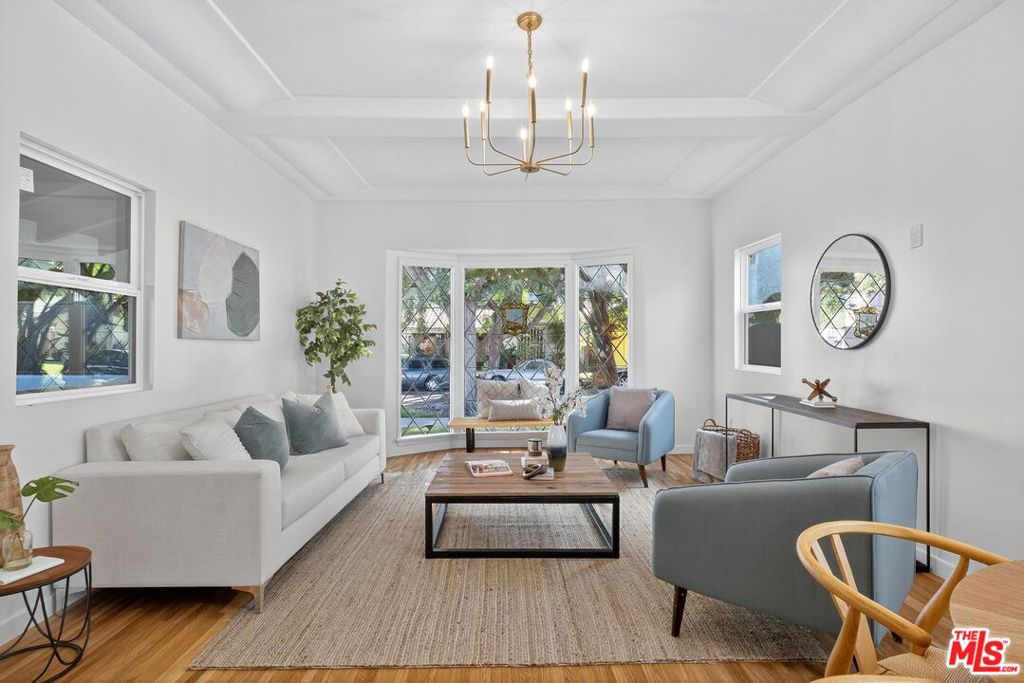 4215 S Norton Avenue