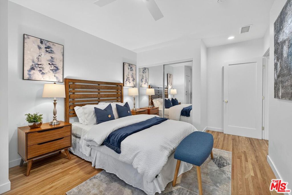 4215 S Norton Avenue