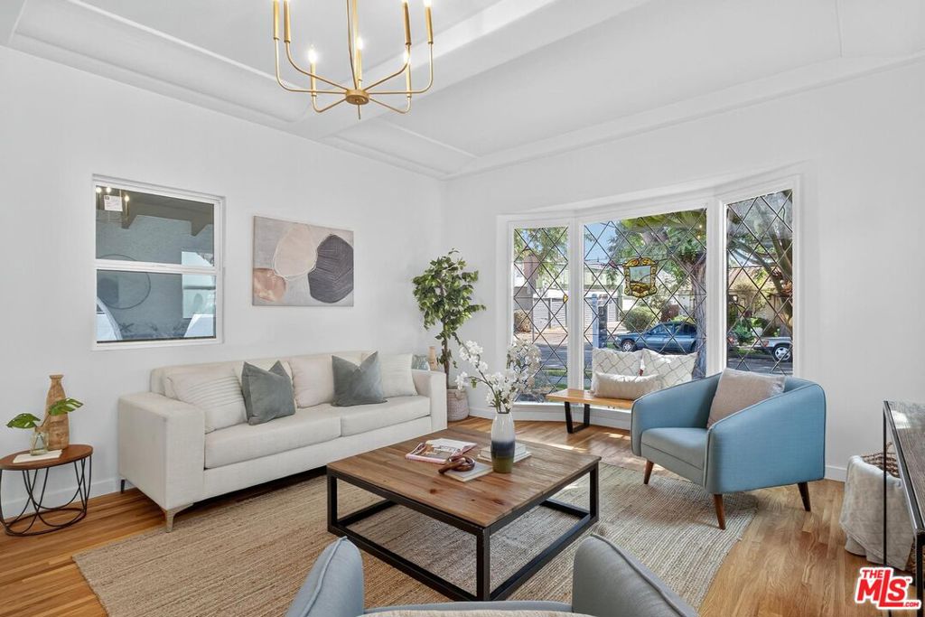 4215 S Norton Avenue