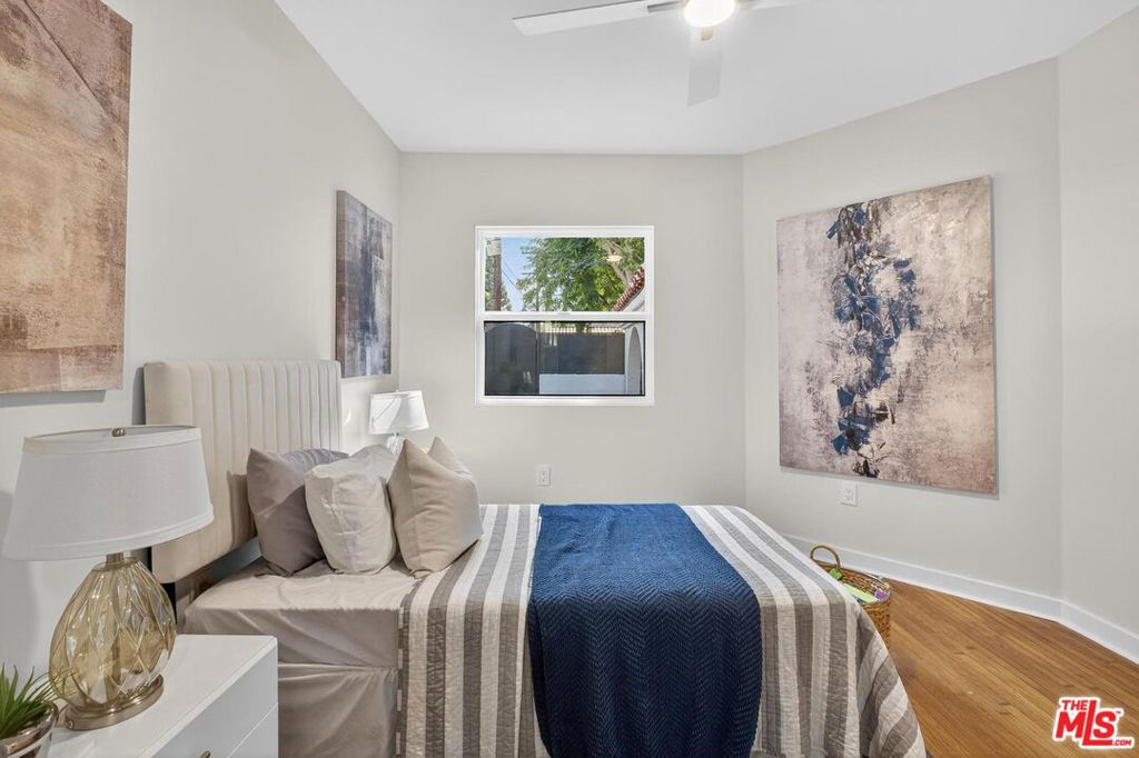 4215 S Norton Avenue