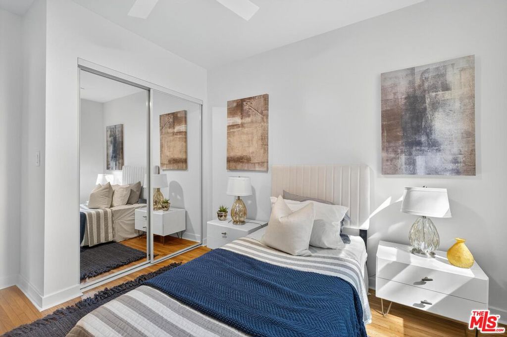 4215 S Norton Avenue