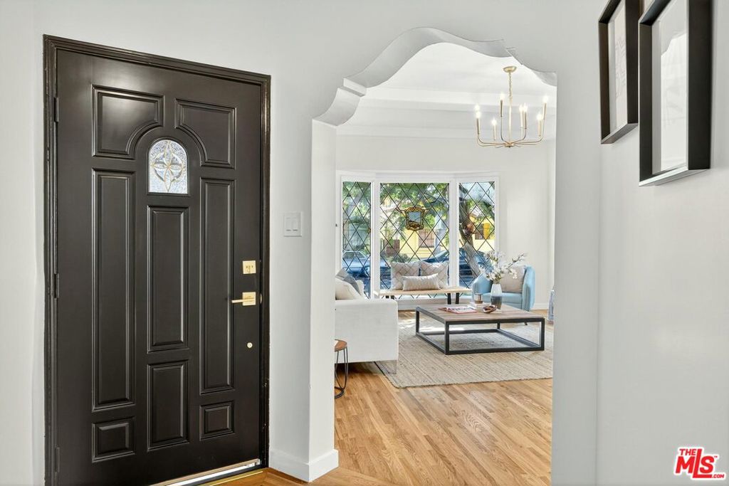 4215 S Norton Avenue