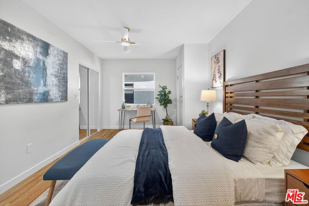 4215 S Norton Avenue