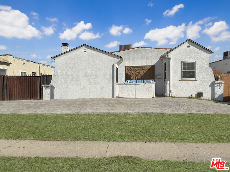 1529 W 96th Street