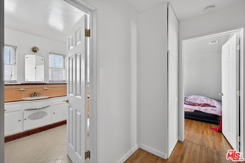 3692 Buckingham Road