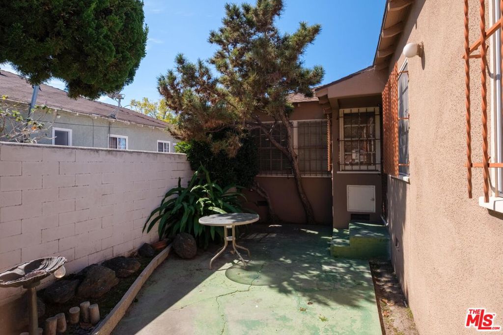 3692 Buckingham Road