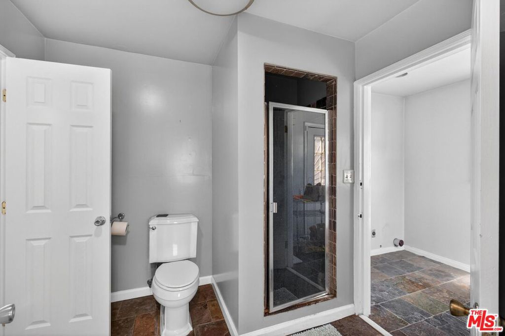 3692 Buckingham Road