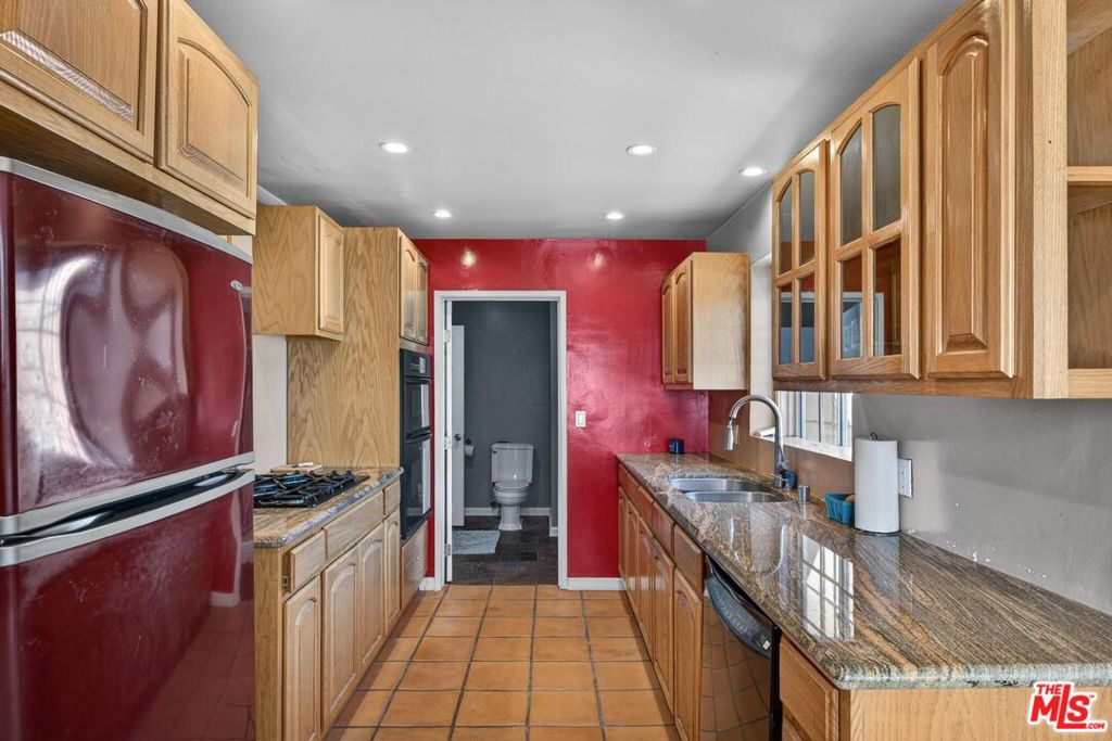 3692 Buckingham Road