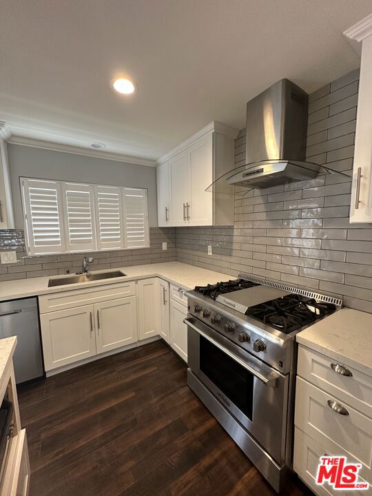 1232 W 141st Street
