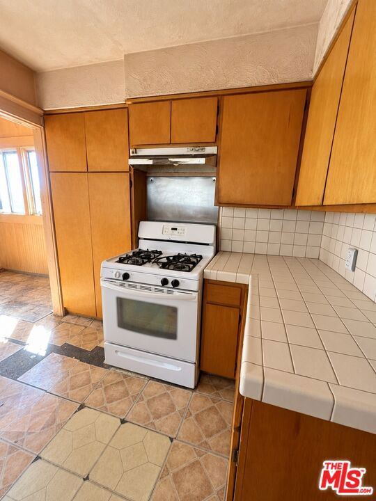 1808 W 38th Street